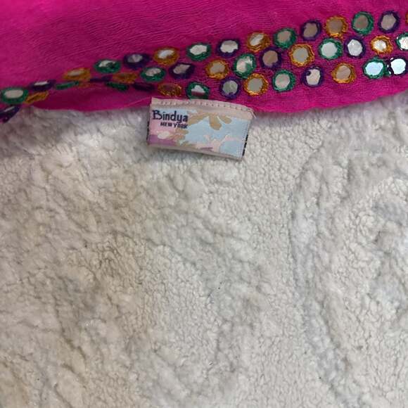 Bindya Scarf - Picture 2 of 7